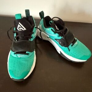 Nike Sneakers Size 8 1/2